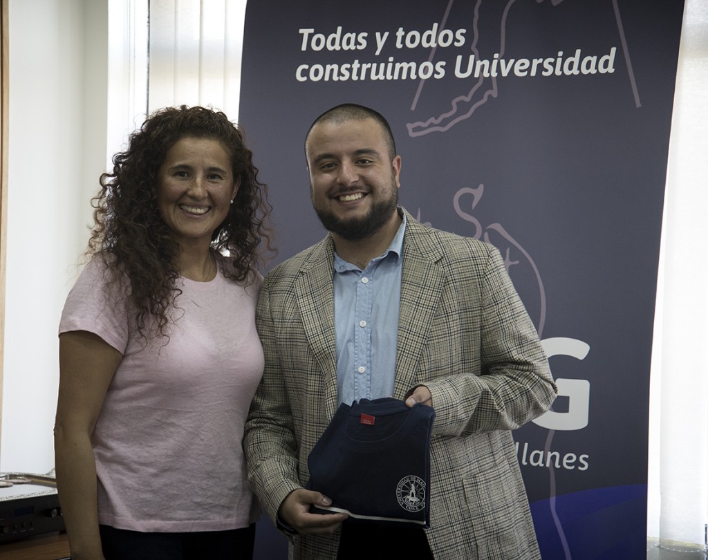Mónica López, coordinadora del área de Deportes y Vida Saludable, junto a Ignacio Avillo, entrenador de Vóleibol.